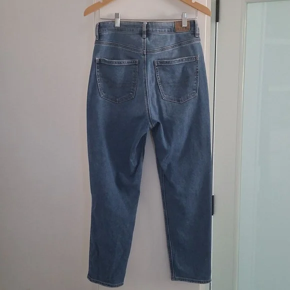American Eagle Outfitters Highest Rise Mom Jeans - Picture 12 of 14